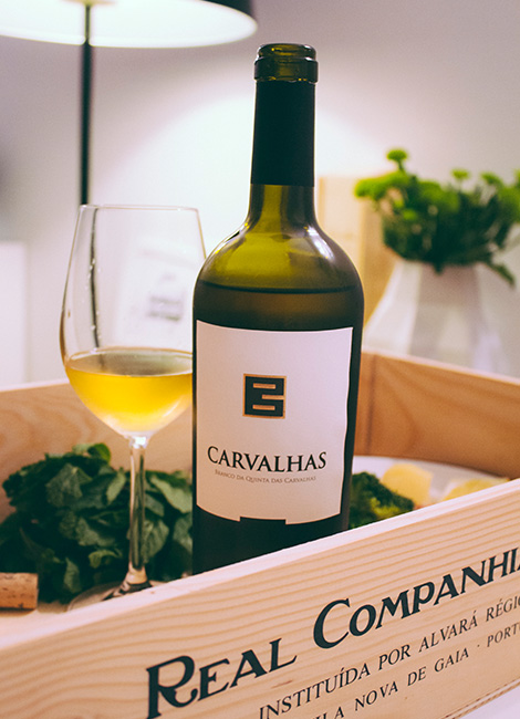 vinho-quinta-das-carvalhas-branco-2010-real-companhia-velha-pinhao-vintage-bebespontocomes