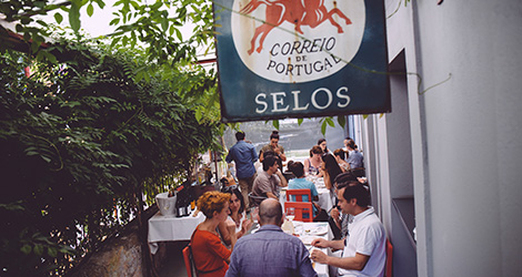o-antigo-carteiro-restaurante-porto-quinta-santiago-vieira-sousa-bebespontocomes-esplanada