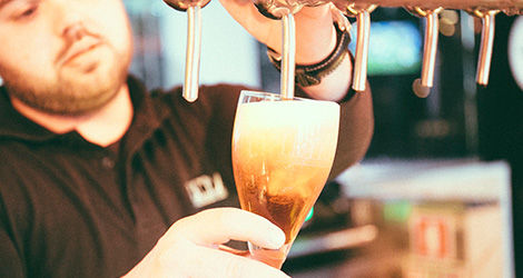servir-letraria-cerveja-artesanal-minhota-letra-vila-verde-braga-brewery-brewpub-pub-beer-fabrica-bebespontocomes