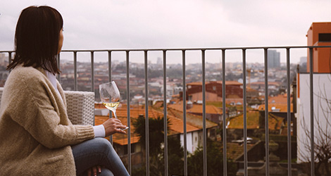 sunset-vista-cidade-terraco-romance-de-novela-coracao-douro-sic-real-companhia-velha-vinho-branco-2014-hotel-flores-village-porto-rua-hostel-bebespontocomes